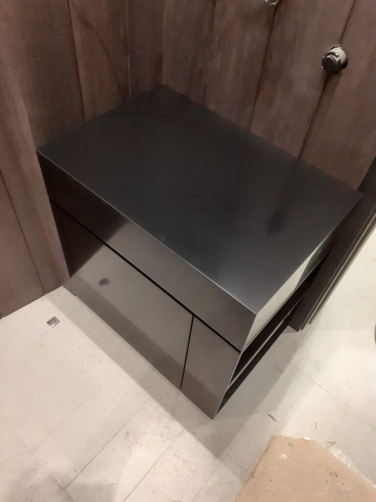 Тумба со столешницей из искусственного камня изготовлено в правила камня