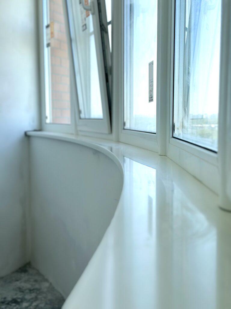 Подоконник эркерный 1 и 4 прямые (цена за 5 штук) из акрилового камня изготовлено в правила камня