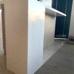 Столешницы на кухню и фартук из акрилового камня изготовлено в правила камня