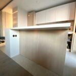 Столешницы на кухню и фартук из акрилового камня изготовлено в правила камня