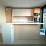 Столешницы на кухню и фартук из акрилового камня изготовлено в правила камня