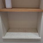 Столешница и полка в ванную комнату изготовлено в правила камня