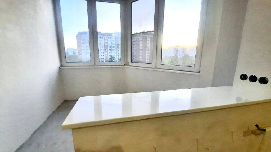 Акриловые подоконники и откосы изготовлено в правила камня