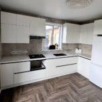 Столешницы на кухню и журнальный столик из кварцевого агломерата изготовлено в правила камня