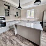 Угловая столешница на гарнитур и столешница на кухонный остров из акрилового камня изготовлено в правила камня