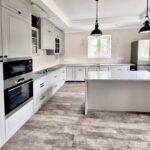 Угловая столешница на гарнитур и столешница на кухонный остров из акрилового камня изготовлено в правила камня