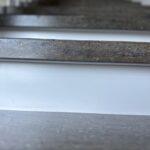 Лестница с акриловыми ступенями изготовлено в правила камня