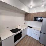 Кварцевая столешница на кухню изготовлено в правила камня