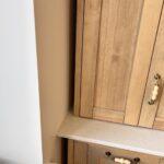 Кухонная столешница и фартук из кварцевого агломерата изготовлено в правила камня