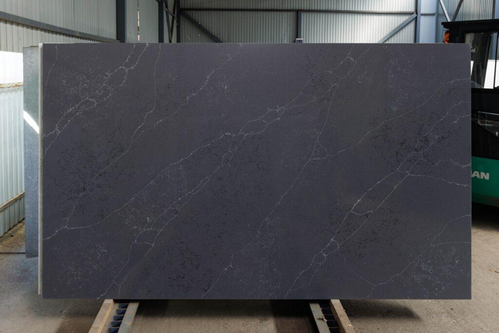 Asterum A6106 Bagira изготовлено в правила камня