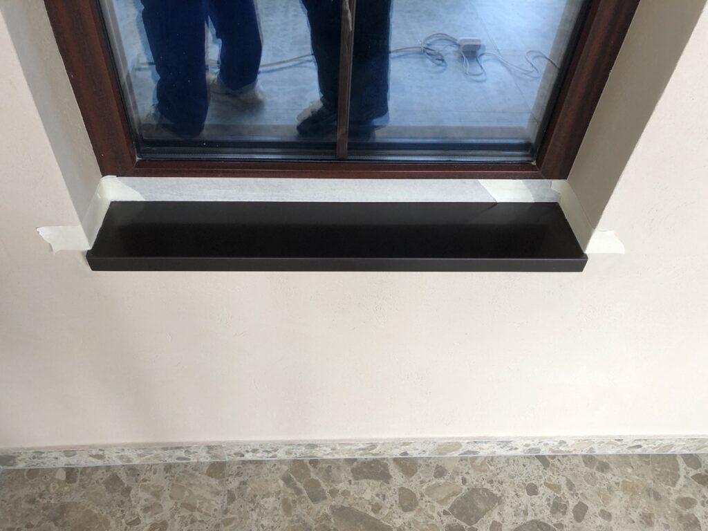 Темные подоконники из акрилового камня (Цена за 4 штуки) изготовлено в правила камня