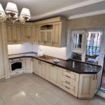 Столешница на кухню и 2 столешницы из кварцевого агломерата изготовлено в правила камня