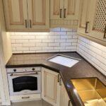 Столешница на кухню и 2 столешницы из кварцевого агломерата изготовлено в правила камня