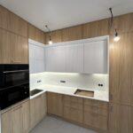 Кухонная столешница из акрила изготовлено в правила камня