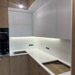 Кухонная столешница из акрила изготовлено в правила камня