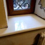 Подоконник изготовлено в правила камня