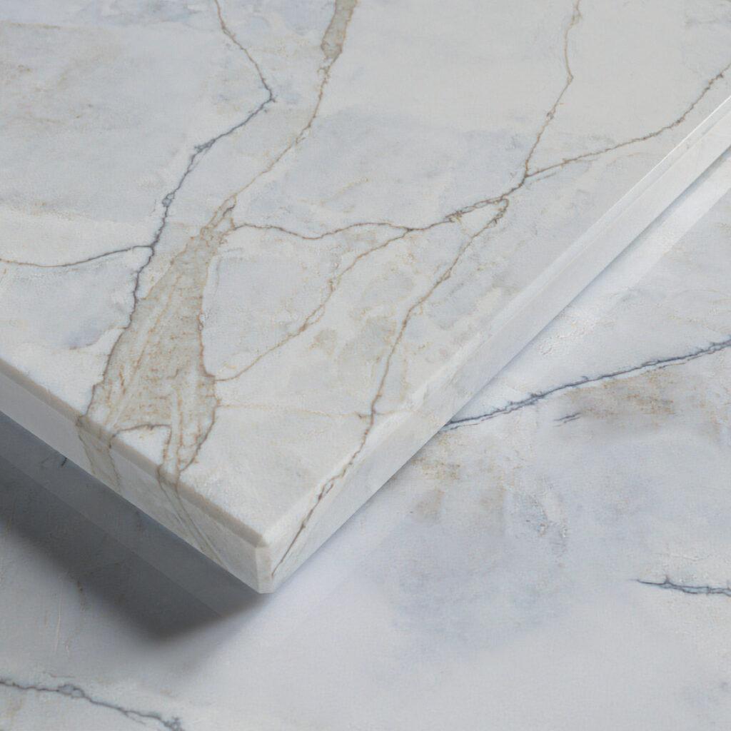 Primax Quartz 700 Calacatta Translucent изготовлено в правила камня