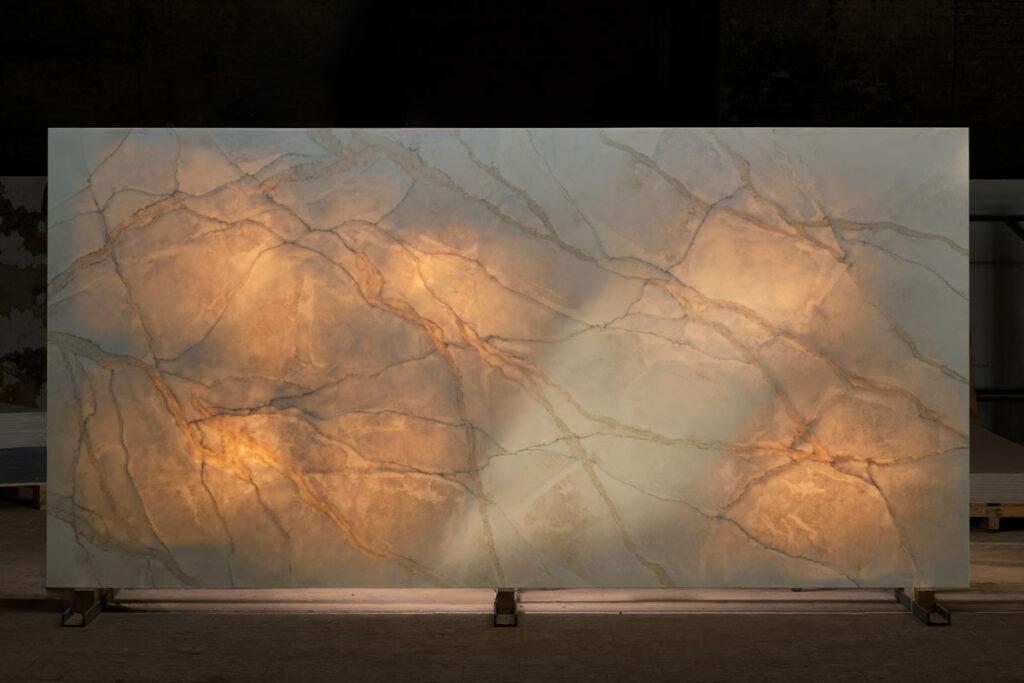 Primax Quartz 700 Calacatta Translucent изготовлено в правила камня