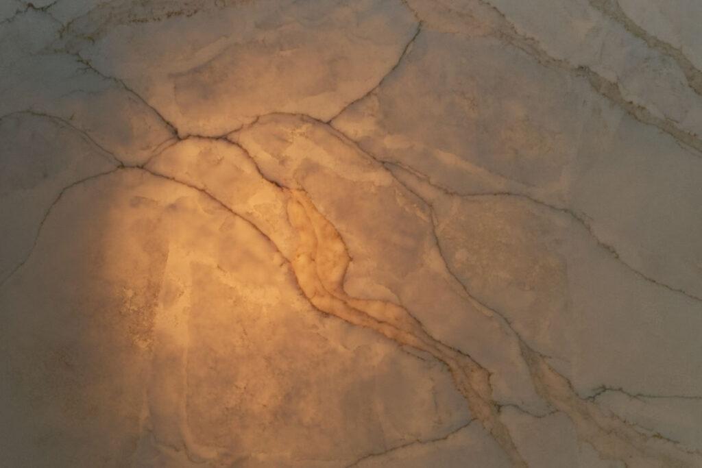 Primax Quartz 700 Calacatta Translucent изготовлено в правила камня