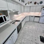 Кухонная столешница и двойная мойка из акрилового камня изготовлено в правила камня