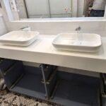 Столешница с раковинами из акрила для ванной комнаты изготовлено в правила камня