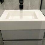 Столешница с псевдощелевой раковиной изготовлено в правила камня