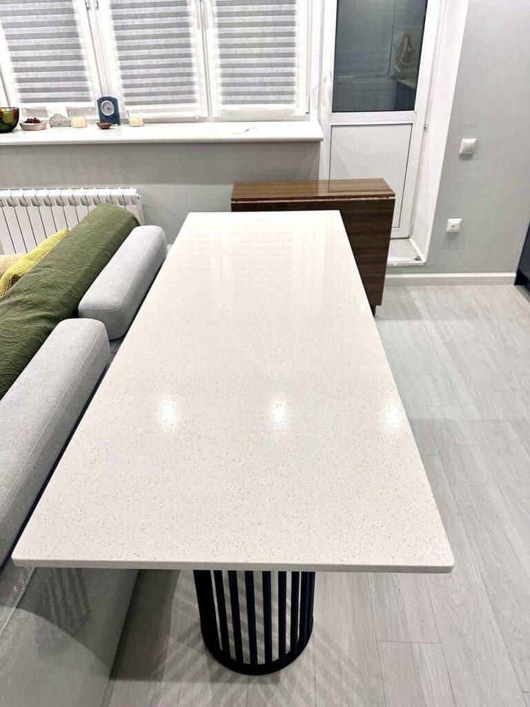 Обеденный стол изготовлено в правила камня