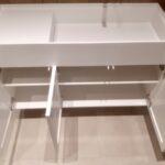 Тумба со столешницей и интегрированной раковиной в ванную комнату изготовлено в правила камня