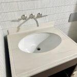 3 столешницы в ванную комнату из акрилового камня изготовлено в правила камня