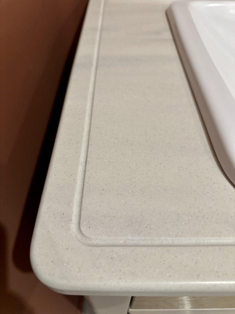 3 столешницы в ванную комнату из акрилового камня изготовлено в правила камня