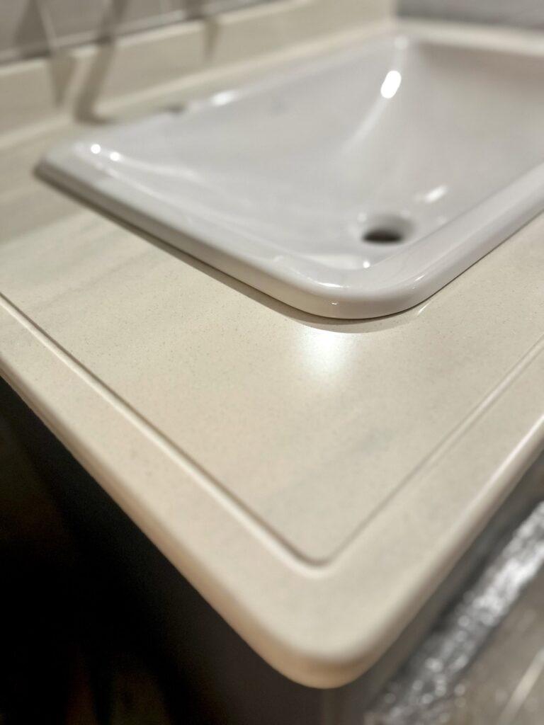 3 столешницы в ванную комнату из акрилового камня изготовлено в правила камня