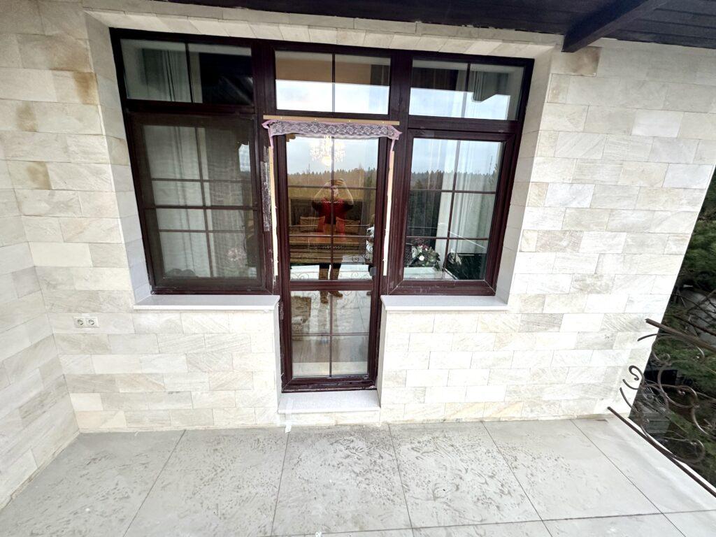 2 подоконника и порог из акрилового камня изготовлено в правила камня